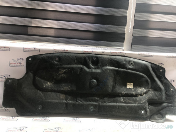 P&acirc;sla capotă Dacia Sandero 2017