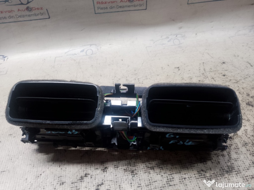 Grila ventilatie centrala BMW Seria 3 GT F34 2014