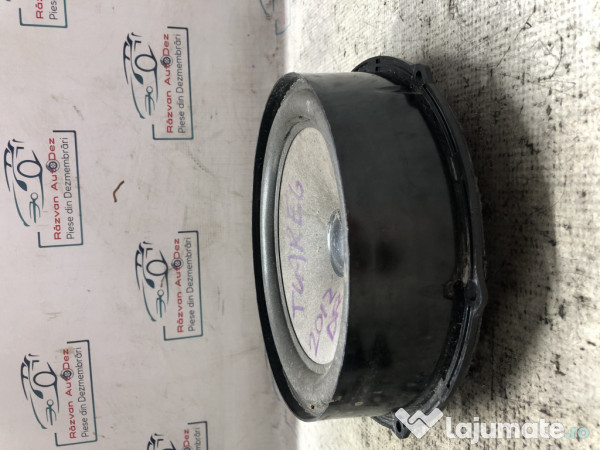 Boxa stanga fata Volkswagen Touareg 2013