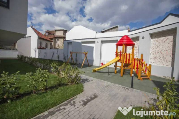 Apartament 3 camere zona Parcul Carol ! 