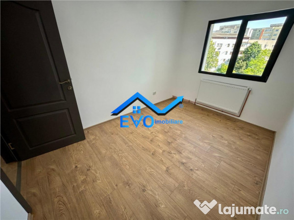 Apartament de cu 3 camere, decomandat, etaj intermediar, Da 