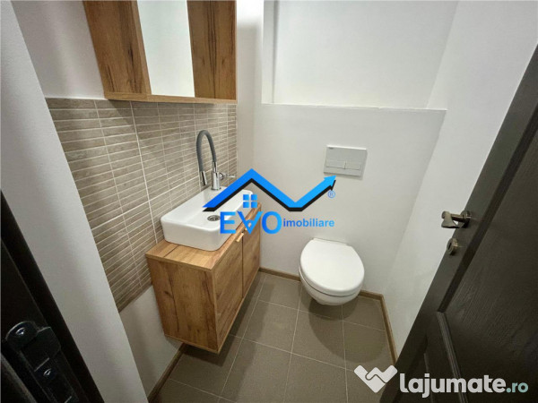 Apartament de cu 3 camere, decomandat, etaj intermediar, Da 