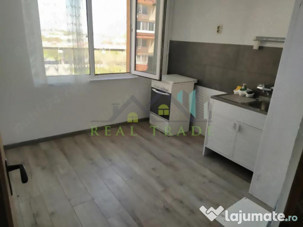 Garsoniera decomandata zona Astra 