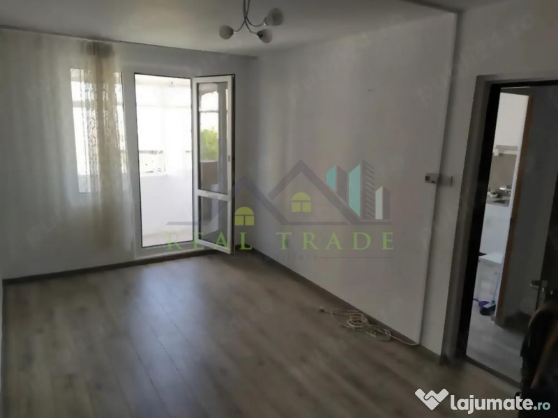 Garsoniera decomandata zona Astra 