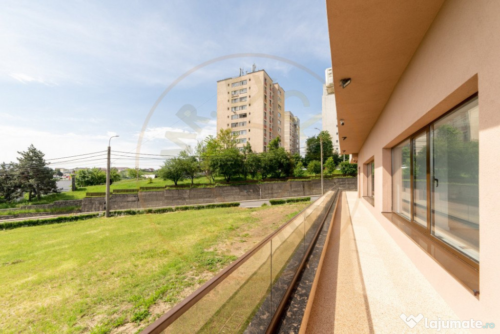 Spațiu comercial generos – 160 mp – poziție premium pe