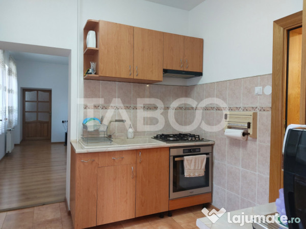 Casa 109 mp 4 camere pivnita terasa loc parcare curte comuna 