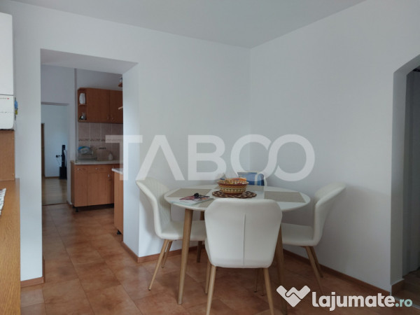 Casa 109 mp 4 camere pivnita terasa loc parcare curte comuna 