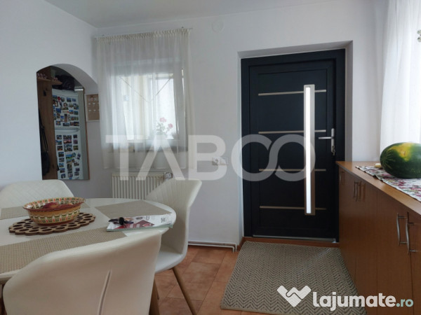 Casa 109 mp 4 camere pivnita terasa loc parcare curte comuna 