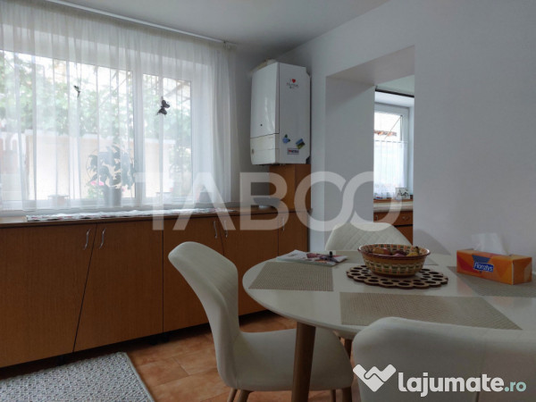 Casa 109 mp 4 camere pivnita terasa loc parcare curte comuna 