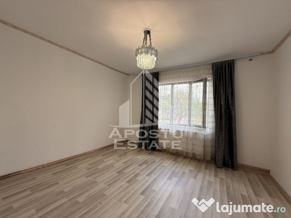 Casa individuala pe 2 fronturi stradale, renovata complet...