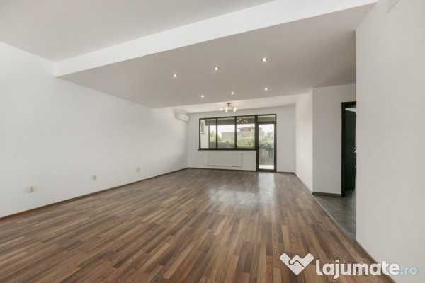 Vilă spațioasă și elegantă în Pipera – zona Porsche