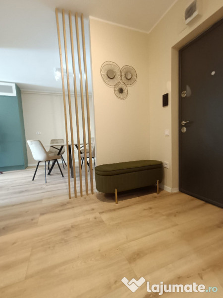 Apartament cu 3 camere, finisat,mobilat,utilat, zona Eroilor 