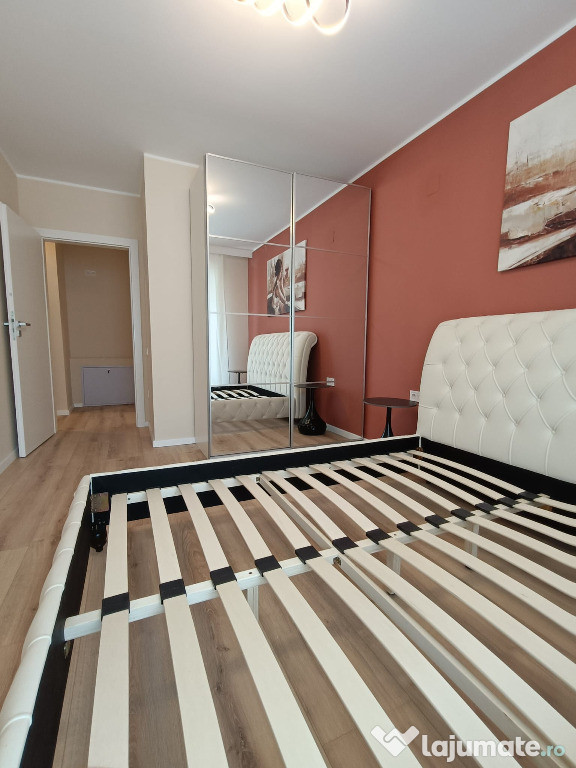 Apartament cu 3 camere, finisat,mobilat,utilat, zona Eroilor 