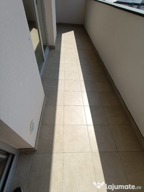 Apartament cu 3 camere, finisat,mobilat,utilat, zona Eroilor 