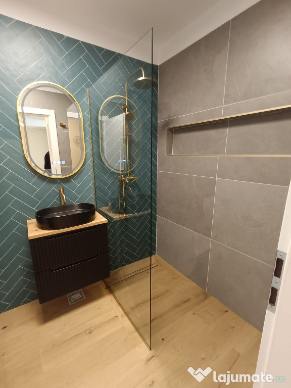 Apartament cu 3 camere, finisat,mobilat,utilat, zona Eroilor 