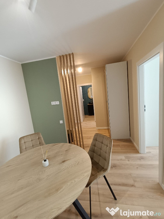 Apartament cu 3 camere, finisat,mobilat,utilat, zona Eroilor 