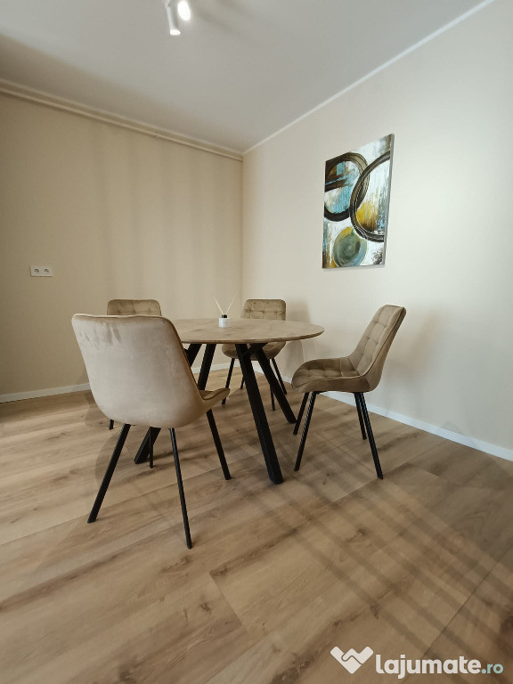 Apartament cu 3 camere, finisat,mobilat,utilat, zona Eroilor 