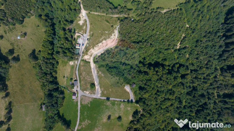 Teren Panoramic in Bran – Vedere spre Bucegi & Piatra C...