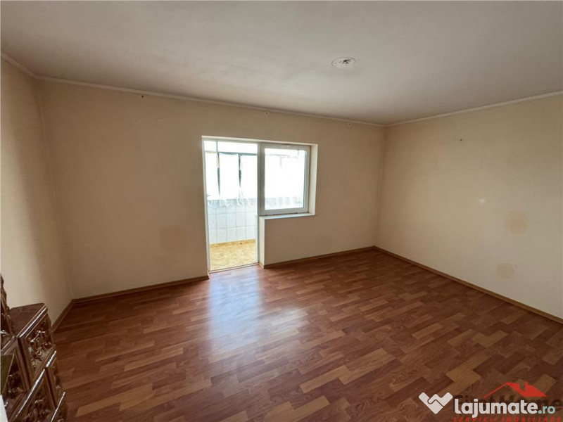 Apartament 3 camere, etaj 1 , 80mp in Campineanca 