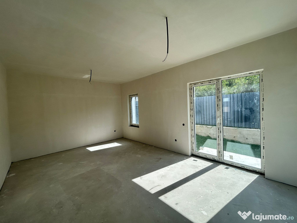 Casa tip Triplex de vanzare 