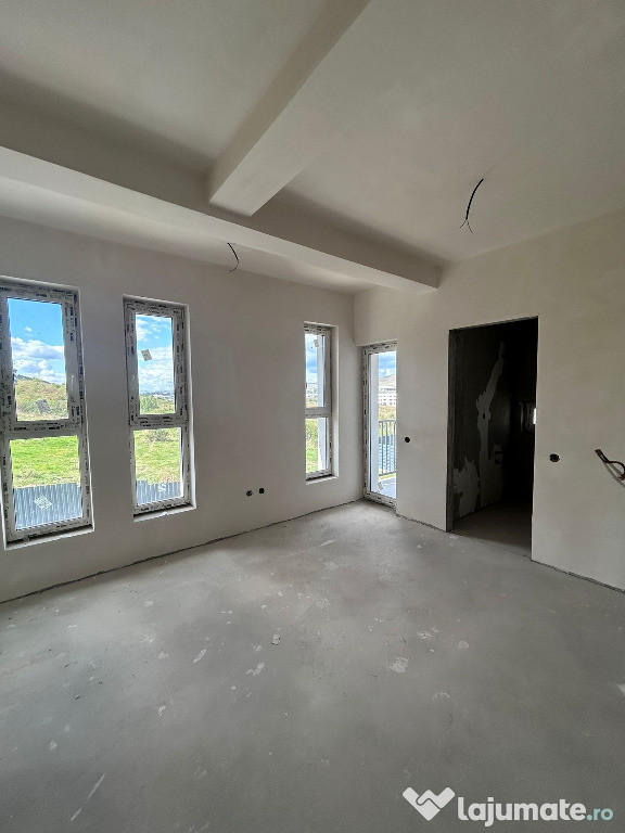 Casa tip Triplex de vanzare 