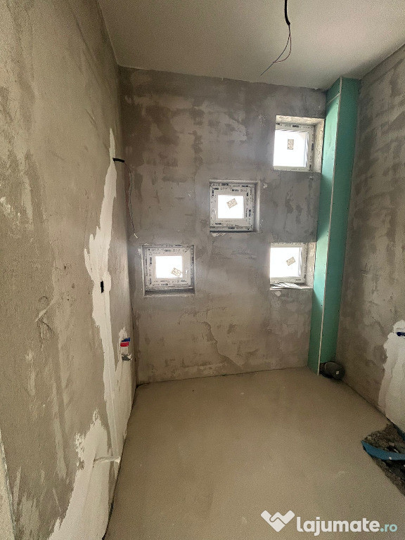 Casa tip Triplex de vanzare 