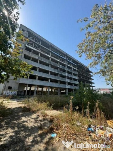 Teren cu Autorizatie de Construire + Clădire de Vânzare... 
