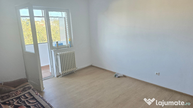 Vand apartament 3 camere in Deva, str. Scarisoara (Astoria), etaj 3, 