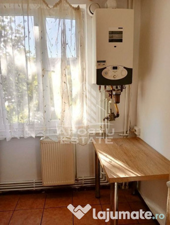 Apartament cu 3 camere, etajul 2 cu lift, zona Spitalului... 