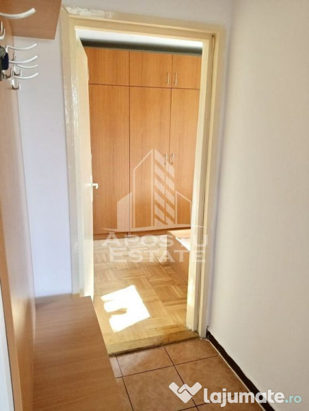 Apartament cu 3 camere, etajul 2 cu lift, zona Spitalului... 