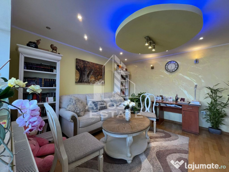 Apartament cu 3 camere, decomandat, centrala proprie, zon...