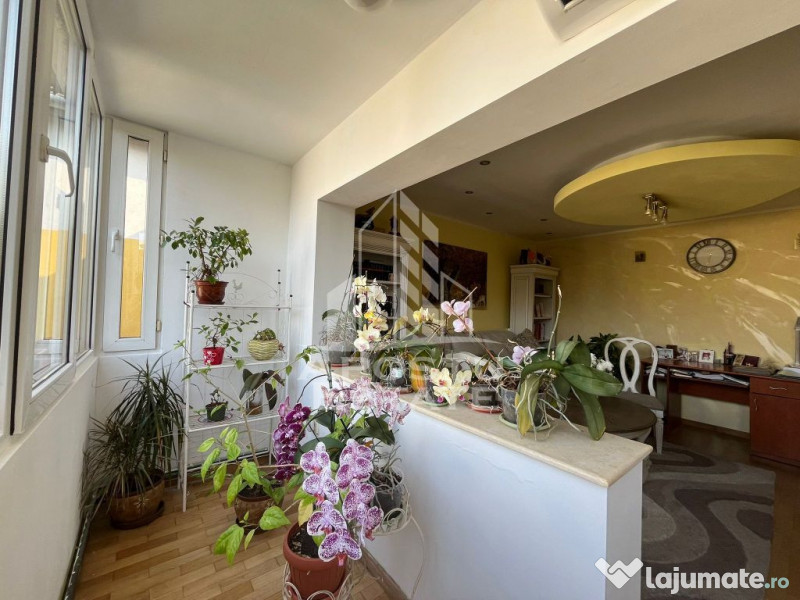 Apartament cu 3 camere, decomandat, centrala proprie, zon...