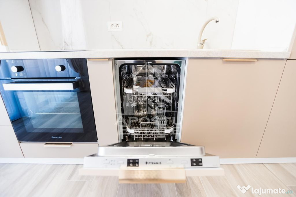 Apartament cu 3 camerere, mobilat de lux parcare subteran...