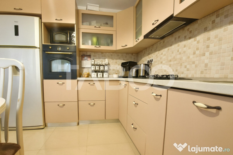 Apartament 3 camere de vanzare balcon terasa pivnita Arhitec