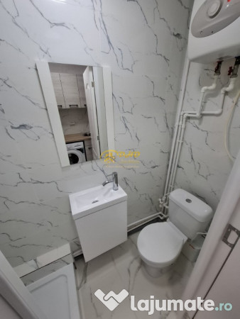 Cameră de cămin cu baie proprie in spate la Jumbo