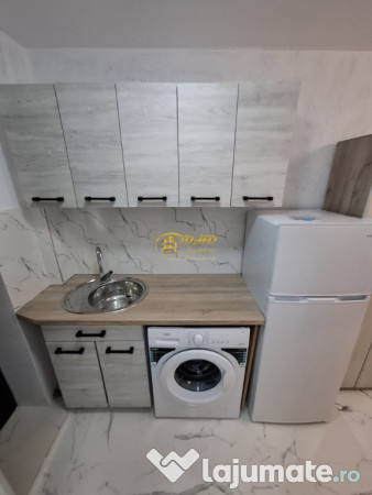 Cameră de cămin cu baie proprie in spate la Jumbo