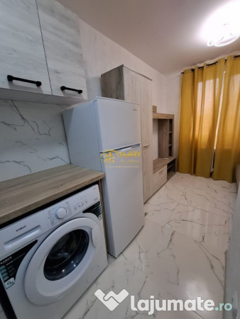 Cameră de cămin cu baie proprie in spate la Jumbo