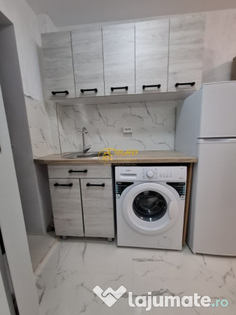 Cameră de cămin cu baie proprie in spate la Jumbo