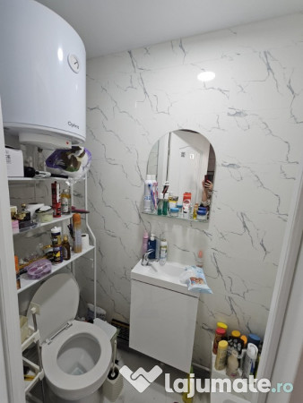 Cameră de cămin cu baie proprie in spate la Jumbo
