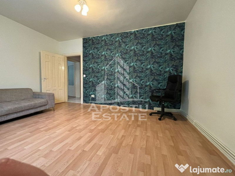 Apartament cu 2 camere, semidecomandat, bloc 2002,central...