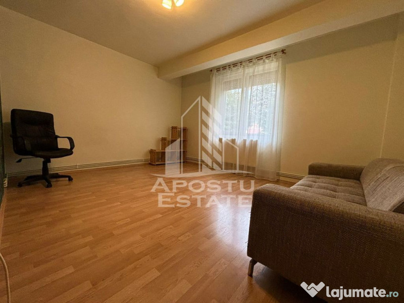 Apartament cu 2 camere, semidecomandat, bloc 2002,central...