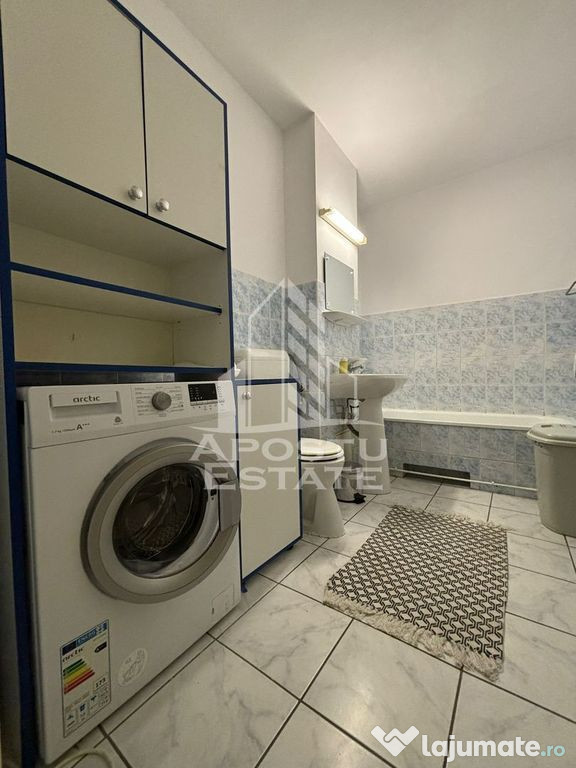 Apartament cu 2 camere, semidecomandat, bloc 2002,central...