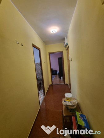 Casa de cultura-apartament 3 camere decomandat cu gaze