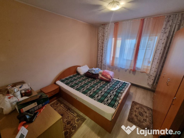 Casa de cultura-apartament 3 camere decomandat cu gaze