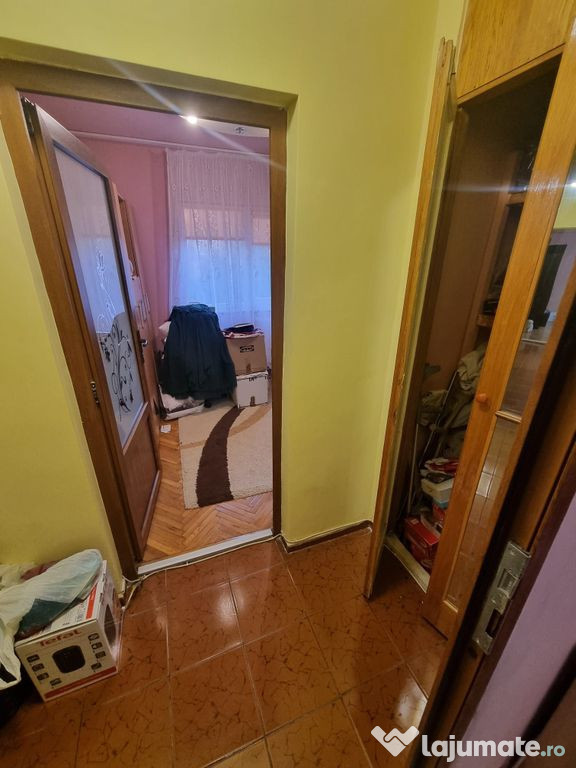 Casa de cultura-apartament 3 camere decomandat cu gaze