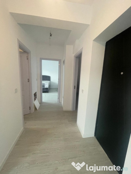 Apartament 2 camere cu curte proprie și 2 locuri de parcare 