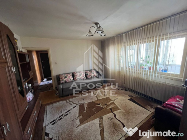 Apartament cu 3 camere in Sagului, centrala termica, etaj... 