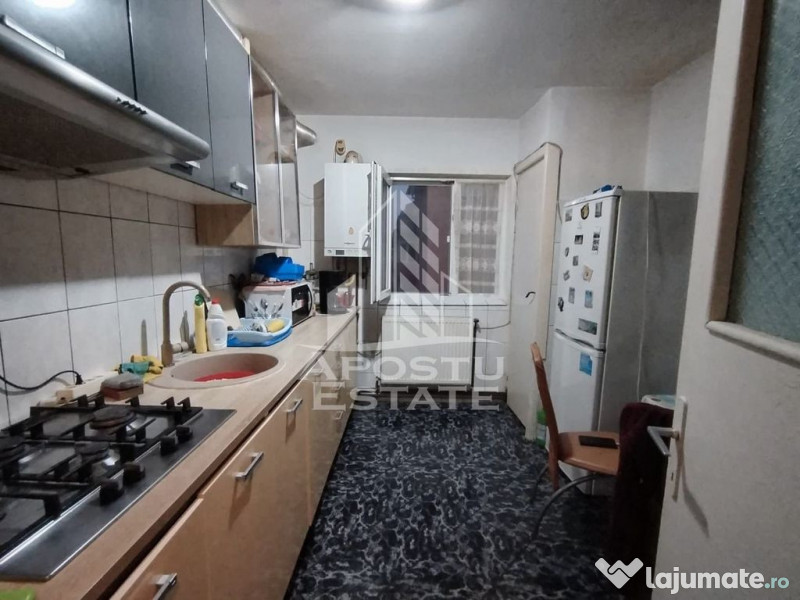 Apartament cu 3 camere in Sagului, centrala termica, etaj... 