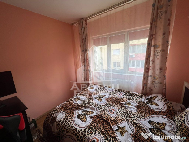 Apartament cu 3 camere in Sagului, centrala termica, etaj... 
