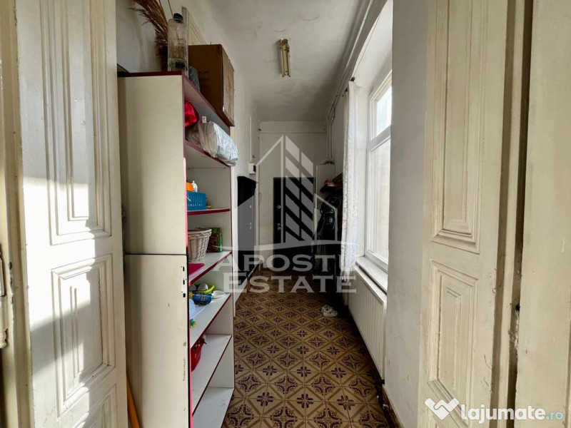 Apartament 3 camere,cladire istorica,centrala proprie in ... 